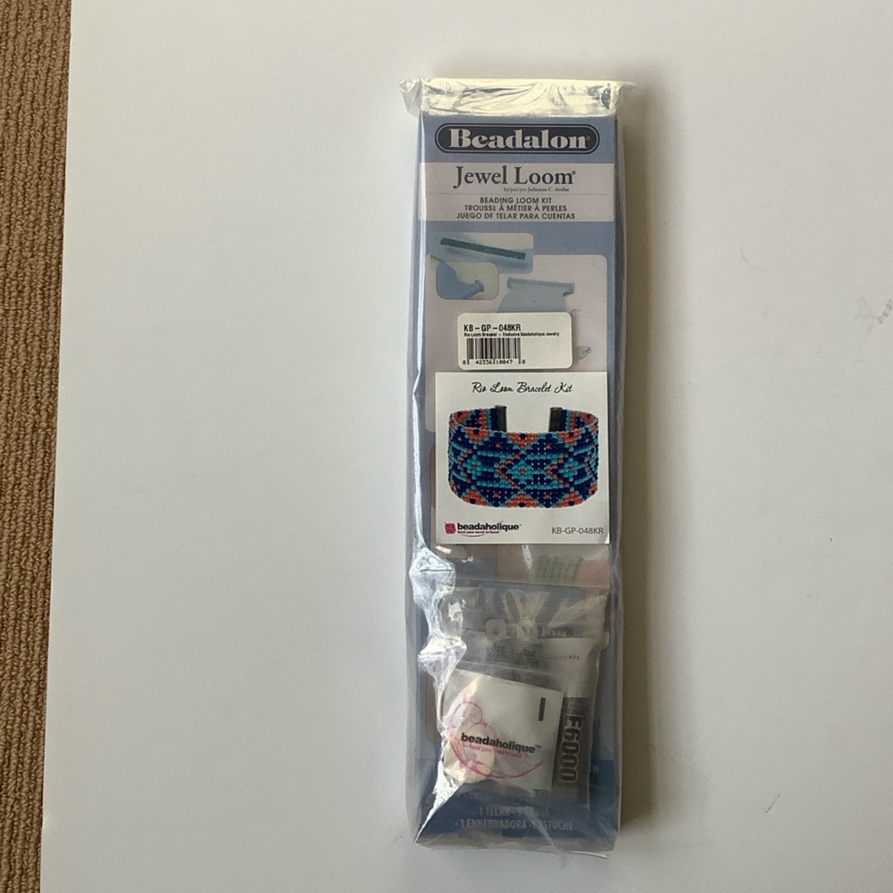Hobby? Are you into BEADING? One bracelet, one necklace. Kits & extra beads. - Picture 8 of 13